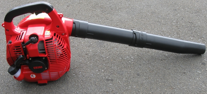 The versatile GardenWiz Tools EB-260 engine blower is great fro tidying up after a job well-done!